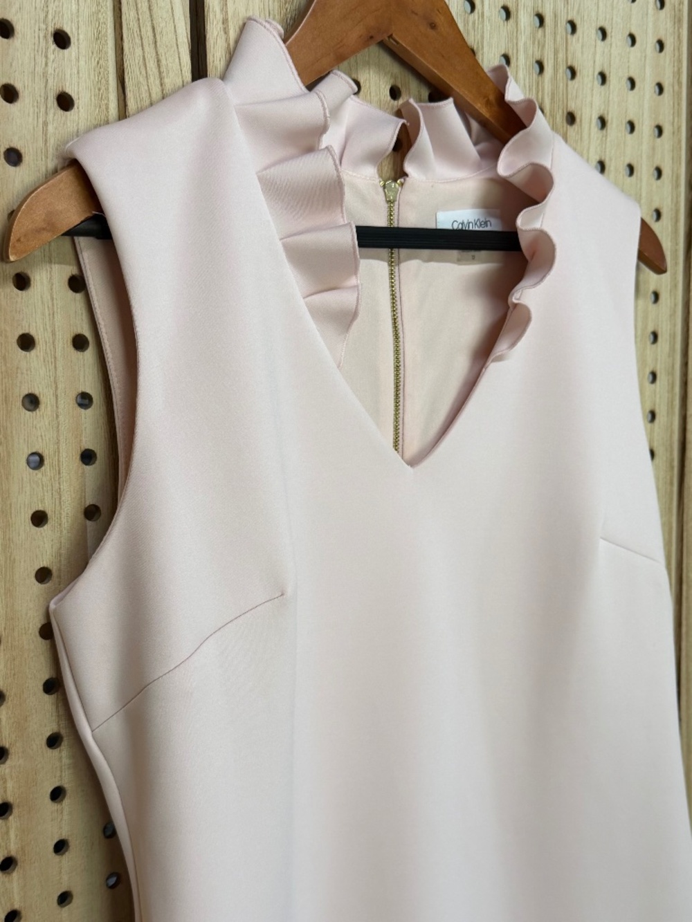 Calvin Klein Premium Scuba Crepe Ruffle V-Neck Sheath Dress Blush Pink Size 12 - Picture 2 of 13